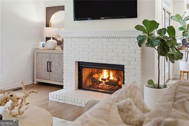 Elegant Living in Olde Atlanta Club Welcome home to this - photo 14