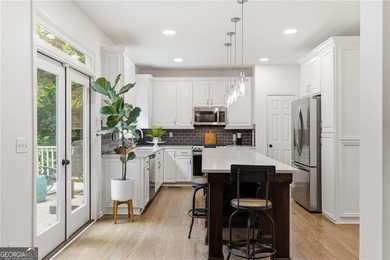 Elegant Living in Olde Atlanta Club Welcome home to this - photo 15