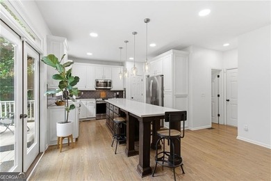 Elegant Living in Olde Atlanta Club Welcome home to this - photo 16
