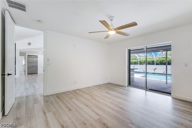 Welcome to this beautifully maintained 4-bedroom, 3-bathroom - photo 17