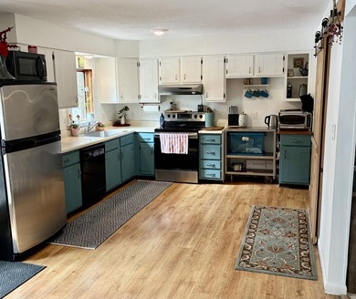 Location, Location!!! Turnkey Brunswick Gem - Fully Updated & - photo 8