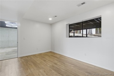 Newley Renovated Throughout!!!! Welcome to this stunning 4 - photo 22