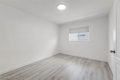 Welcome to this beautifully maintained 4-bedroom, 3-bathroom - photo 22