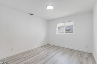 Welcome to this beautifully maintained 4-bedroom, 3-bathroom - photo 23
