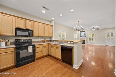 Welcome to this beautiful 4 bedroom, 3 bath standalone in the - photo 27