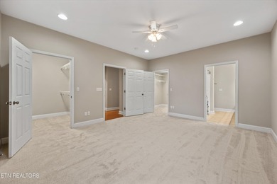 Welcome to this beautiful 4 bedroom, 3 bath standalone in the - photo 29