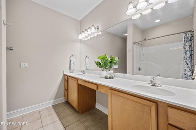 Welcome to this beautiful 4 bedroom, 3 bath standalone in the - photo 31