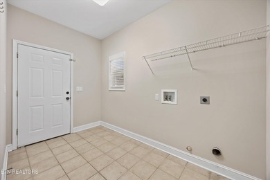 Welcome to this beautiful 4 bedroom, 3 bath standalone in the - photo 32