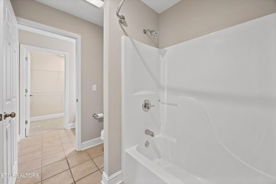 Welcome to this beautiful 4 bedroom, 3 bath standalone in the - photo 36