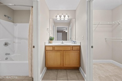 Welcome to this beautiful 4 bedroom, 3 bath standalone in the - photo 37