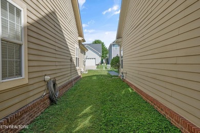 Welcome to this beautiful 4 bedroom, 3 bath standalone in the - photo 44