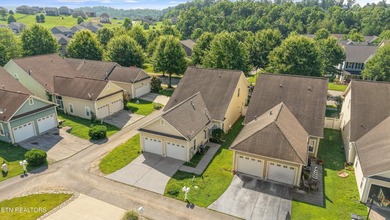 Welcome to this beautiful 4 bedroom, 3 bath standalone in the - photo 45