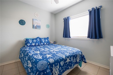 A TOWNHOME MINUTES AWAY FROM PACKERY CHANNEL?? Sign me up! This - photo 5