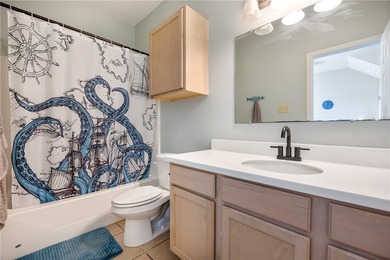 A TOWNHOME MINUTES AWAY FROM PACKERY CHANNEL?? Sign me up! This - photo 7
