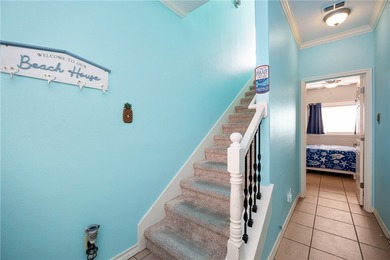 A TOWNHOME MINUTES AWAY FROM PACKERY CHANNEL?? Sign me up! This - photo 9