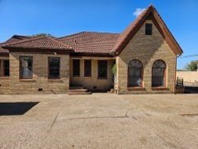 (private lake, pond, creek) Home For Sale in Sinton Texas