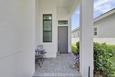 Room for everyone in this 3BR/3BA + bonus room or 4th bedroom - photo 5