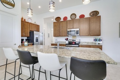Room for everyone in this 3BR/3BA + bonus room or 4th bedroom - photo 8