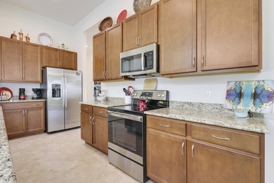 Room for everyone in this 3BR/3BA + bonus room or 4th bedroom - photo 9