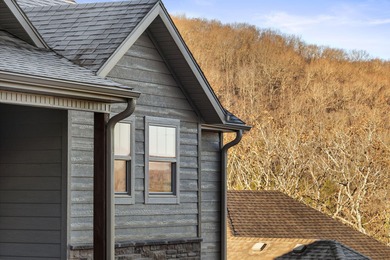 Santa's taking a break & hitting the green @ 409 Silverwood