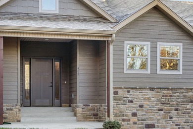 Santa's taking a break & hitting the green @ 409 Silverwood