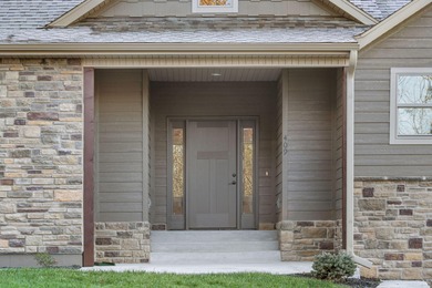 Santa's taking a break & hitting the green @ 409 Silverwood