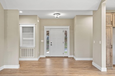 Santa's taking a break & hitting the green @ 409 Silverwood