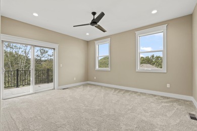 Santa's taking a break & hitting the green @ 409 Silverwood