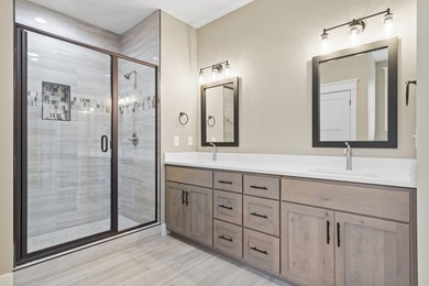 Santa's taking a break & hitting the green @ 409 Silverwood