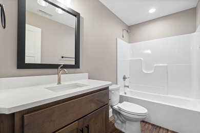 Santa's taking a break & hitting the green @ 409 Silverwood