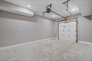 Santa's taking a break & hitting the green @ 409 Silverwood