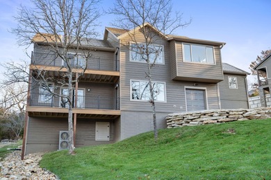 Santa's taking a break & hitting the green @ 409 Silverwood