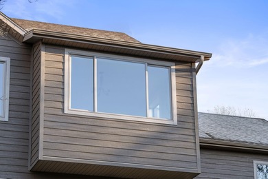 Santa's taking a break & hitting the green @ 409 Silverwood