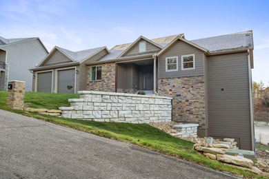 Santa's taking a break & hitting the green @ 409 Silverwood