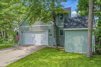 Move right into this beautifully maintained home located on a - photo 1