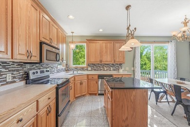 Move right into this beautifully maintained home located on a - photo 2
