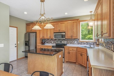 Move right into this beautifully maintained home located on a - photo 6