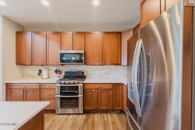 Welcome home to your fully furnished mountain escape located on - photo 11