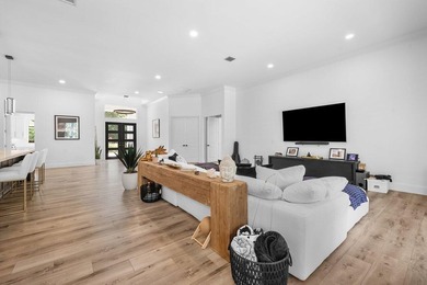 Experience the perfect blend of luxury, privacy, and modern - photo 13