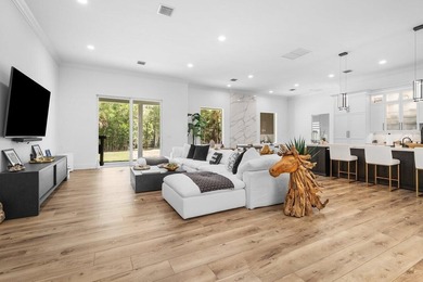 Experience the perfect blend of luxury, privacy, and modern - photo 15
