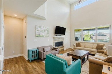 Welcome home to your fully furnished mountain escape located on - photo 19