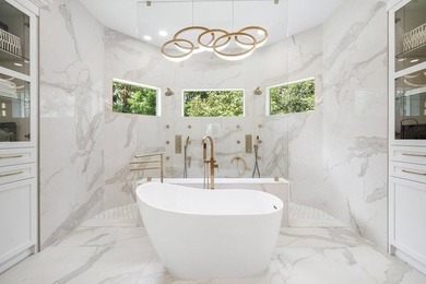 Experience the perfect blend of luxury, privacy, and modern - photo 19