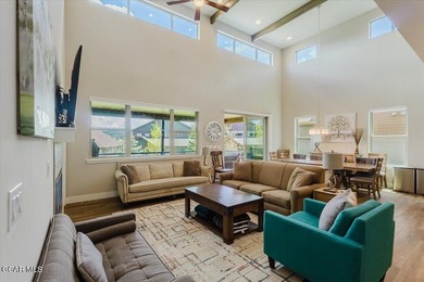 Welcome home to your fully furnished mountain escape located on - photo 20