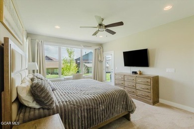 Welcome home to your fully furnished mountain escape located on - photo 24