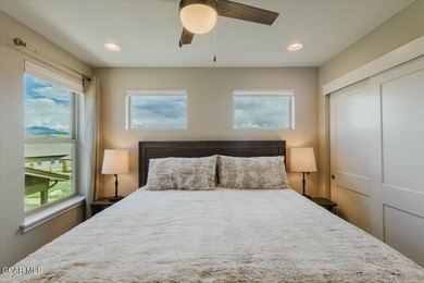 Welcome home to your fully furnished mountain escape located on - photo 32