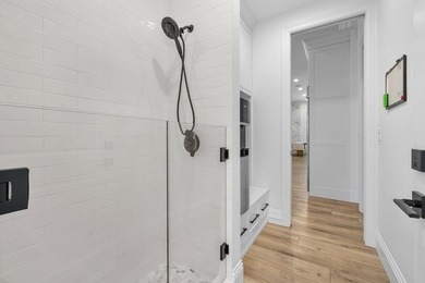Experience the perfect blend of luxury, privacy, and modern - photo 33