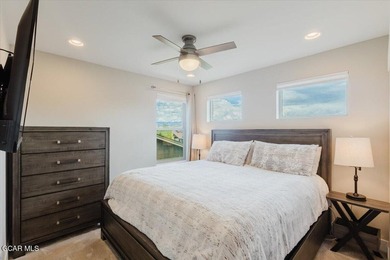 Welcome home to your fully furnished mountain escape located on - photo 40