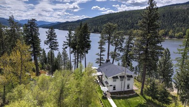 A rare waterfront estate of remarkable scale and privacy, this 9 - photo 3
