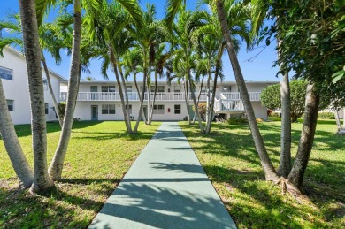 Lake Condo For Sale in Deerfield Beach, Florida