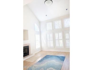 Welcome to Cedar Wood Condos in the highly sought-after - photo 3